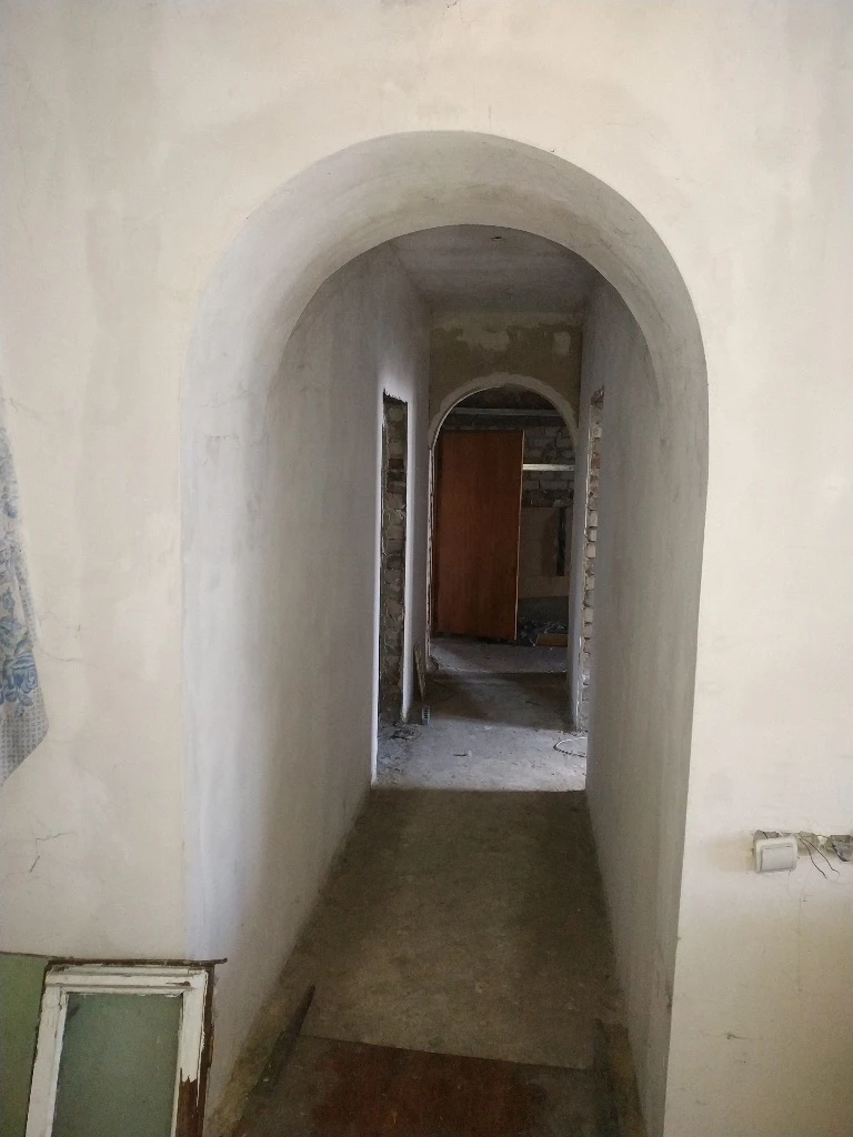 Продам дом 2010 года постройки, состояние косметического ремонта, вода, электричество, газ всё есть, делалась новая крыша и утеплялась стекловатой. - фотография - 2