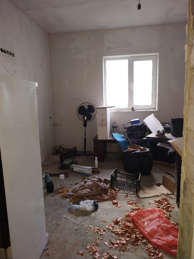 Продам дом 2010 года постройки, состояние косметического ремонта, вода, электричество, газ всё есть, делалась новая крыша и утеплялась стекловатой. - фотография - 6