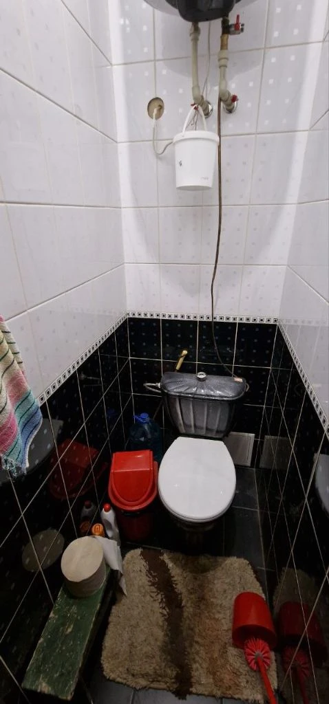 Продается 2 комнатная квартира, текстильщик
В кировском районе, ост. Шахта 19. На 2 - м этаже 2 - х этажного дома.
Характеристики
✅ Комнат в квартире - 2 комната.
✅ Общая площадь, 44,4 кв. М.
✅ Площадь кухни, 5,6 кв. М.
✅ В квартире отопление печное или электрическое.
✅ Во дворе сарай.
☎ +7 949 509 04 04 ☎ +7 949 508 04 04
Больше информации на сайте этаж. Рус
Артикул 004579 - фотография - 6