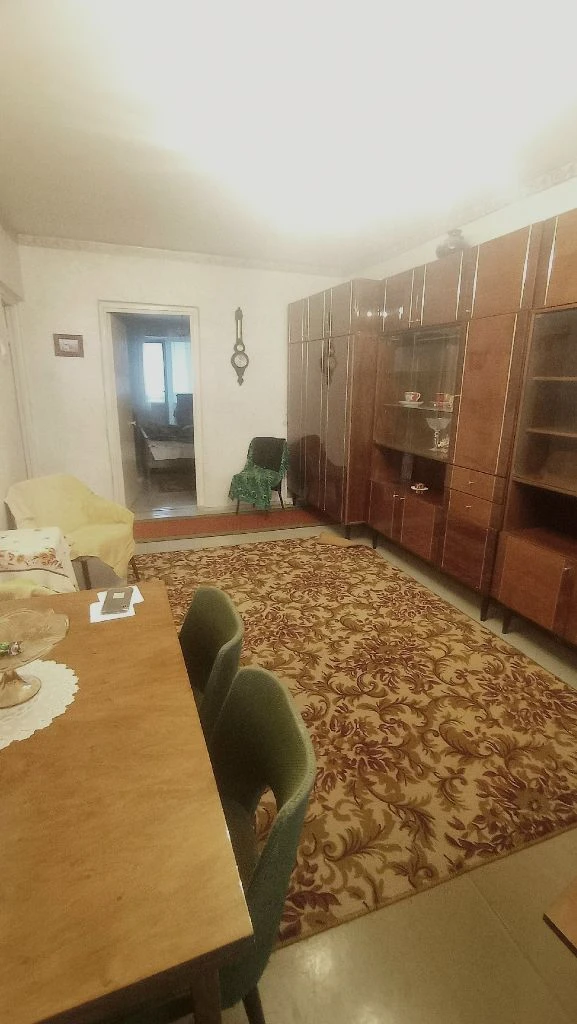 Недвижимость донецк днр. Продажа 3 комн кв калининский рн. Грузия цена 6800 000 руб
Агентство недвижимости ☎+79494046048
Комнат 3
Площадь 65.58м²
Жилая 43.4 м²
Кухня 9 м²
Этаж 5 из 9
Расположение центр донецка, пр. Ильича №28 (номер дома указан ориентировочный) место центр калининского р-на. Грузия. Инфраструктура современная. Отличная транспортная развязка. Рядом расположены магазины, больницы, театр кукол, школа, садик, остановка транспорта.

Документы готовы. Собственник в донецке. Фото соответствуют, дополнительные по запросу.
Уютная, приятная 3х комнатная квартира расположена на 8-ом этаже 9-ти этажного дома. Комнаты одна раздельная и две смежные. Лоджия, балкон застеклённые, пластик. Санузел раздельный. В квартире сделан евроремонт 2000г. Продается с мебелью, бытовой техникой (холодильник, кондиционер). Кухонный гарнитур. Окна пластик. Отличная входная дверь, тамбур на две квартиры. Подъезд ухоженный.

Вода холодная по графику. Подача воды в квартиру.

Возле дома есть место для парковки машины и детская площадка.
Отличный вариант. Звоните, ждём только вас. Пока в продаже).
Цена 6800000р +услуги риелтора.

Предложение от агентства недвижимости, подбор вариантов различной степени комфортности, все районы г. Донецка. Оставляйте свои заявки, наша база ежедневно обновляется. С нами легко и уверенно. Будем рады быть вам полезными.
+79494046048 Феникс-телеграмм, max. - фотография - 7