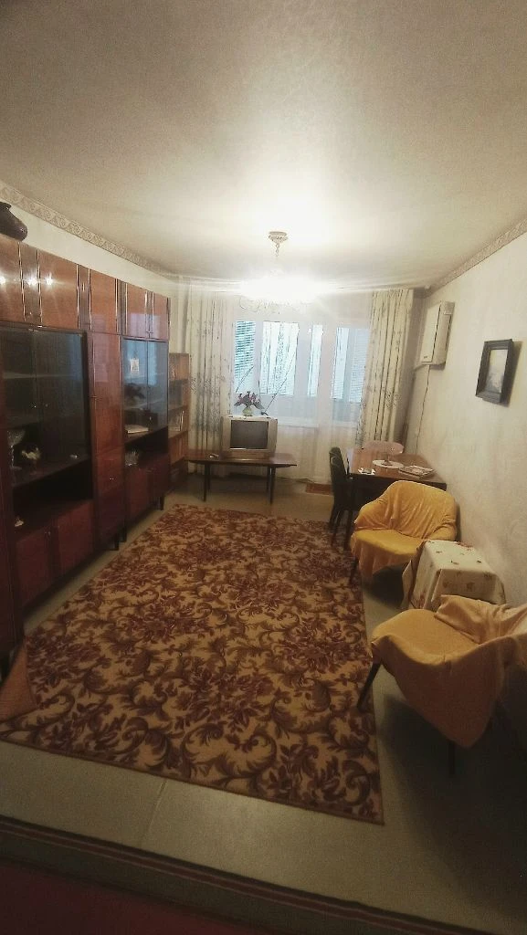 Недвижимость донецк днр. Продажа 3 комн кв калининский рн. Грузия цена 6800 000 руб
Агентство недвижимости ☎+79494046048
Комнат 3
Площадь 65.58м²
Жилая 43.4 м²
Кухня 9 м²
Этаж 5 из 9
Расположение центр донецка, пр. Ильича №28 (номер дома указан ориентировочный) место центр калининского р-на. Грузия. Инфраструктура современная. Отличная транспортная развязка. Рядом расположены магазины, больницы, театр кукол, школа, садик, остановка транспорта.

Документы готовы. Собственник в донецке. Фото соответствуют, дополнительные по запросу.
Уютная, приятная 3х комнатная квартира расположена на 8-ом этаже 9-ти этажного дома. Комнаты одна раздельная и две смежные. Лоджия, балкон застеклённые, пластик. Санузел раздельный. В квартире сделан евроремонт 2000г. Продается с мебелью, бытовой техникой (холодильник, кондиционер). Кухонный гарнитур. Окна пластик. Отличная входная дверь, тамбур на две квартиры. Подъезд ухоженный.

Вода холодная по графику. Подача воды в квартиру.

Возле дома есть место для парковки машины и детская площадка.
Отличный вариант. Звоните, ждём только вас. Пока в продаже).
Цена 6800000р +услуги риелтора.

Предложение от агентства недвижимости, подбор вариантов различной степени комфортности, все районы г. Донецка. Оставляйте свои заявки, наша база ежедневно обновляется. С нами легко и уверенно. Будем рады быть вам полезными.
+79494046048 Феникс-телеграмм, max. - фотография - 6