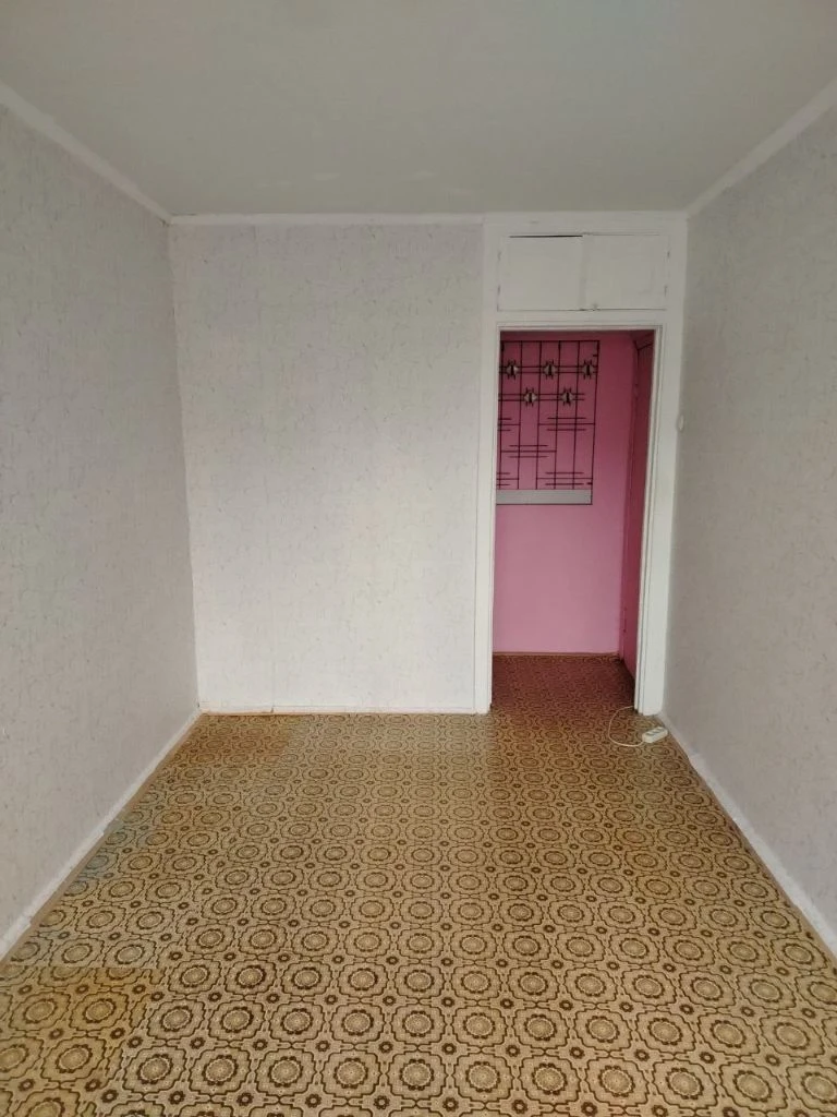 Недвижимость донецк днр продажа 2х комнатных кв калининский рн. Пр. Ильича мясокомбинат
Цена 3 800 000 руб
Агентство недвижимости ☎+79494046048
Комнат 2
Площадь 44,2м²
Жилая 28 м²
Кухня 5.5 м²
Этаж 4 из 5
Расположение центр донецка
Ул 50-й гв дивизии д.2 (номер дома указан ориентировочный). Отличная инфраструктура. Рядом проспект ильича, мясокомбинат, макаронка, мотель, бульвар шахтостроителей детская обл больница.
Уютный двор дома. Соседи доброжелательные.
Квартира находится на 4-м этаже 5-го этажного дома.
В квартире косметический ремонт. Квартира с частичной мебелью. Вода холодная по графику, горячая -газовая колонка автомат.
Фото соответствуют.
Документы росреестр готовы.
Собственник один.
Цена 3800000 рублей + услуги риелтора.
Предложение от агентства, подбор вариантов различной степени комфортности, все районы г. Донецка. Оставляйте свои заявки, наша база ежедневно обновляется! С нами легко и уверенно! +79494046048 феникс-телеграмм, max. - фотография - 4