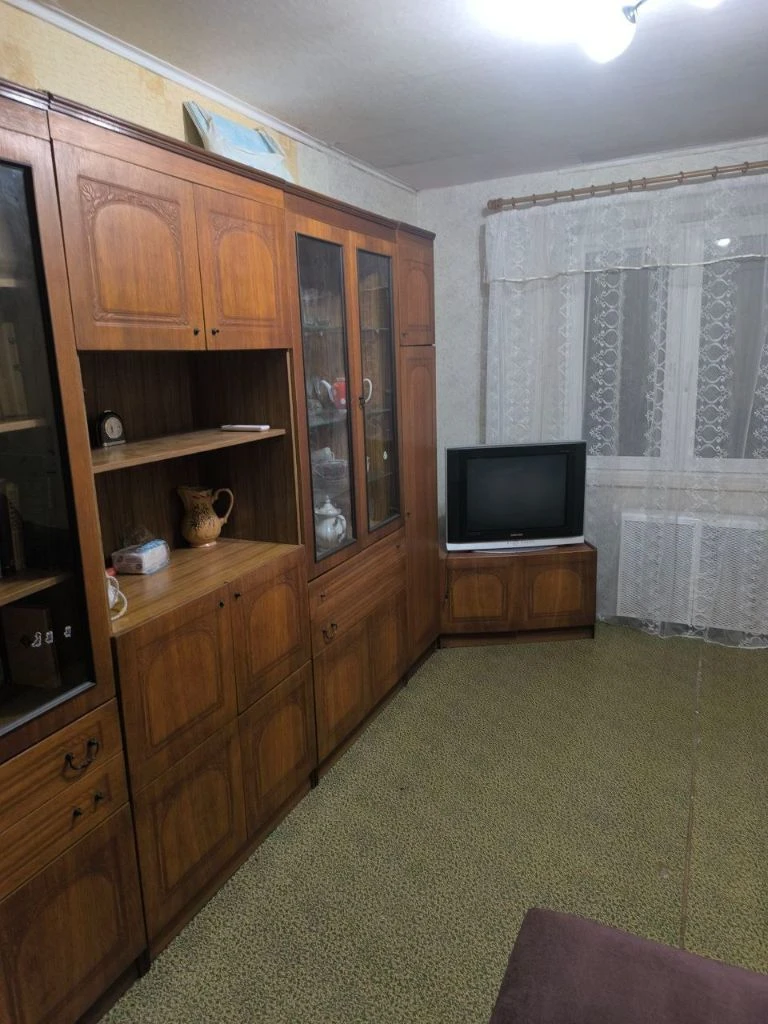 Сдается 1 комнатная квартира, пр. -т ленинский д.35
В ленинском районе. На 2- м этаже 9 - ти этажного дома.
Характеристики
✅ Общая площадь квартиры - 29,4 кв. М.
✅ Не угловая.
✅ Без балкона.
✅ Вода по графику.
✅ Сдается с мебелью и техникой (холодильник, стиральная машина, микроволновая печка, кондиционер, телевизор).
✅ Аренда доступна с 14 апреля.
✅ Долгосрочная аренда.
⚡Цена 18 тыс. Руб. + ку+ залог⚡
☎ +7 949 508 04 04 ☎ +7 949 509 04 04
Больше информации на сайте этаж. Рус
Артикул 00315 - фотография - 17