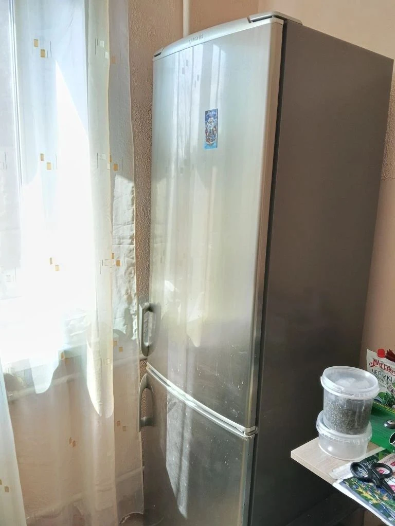 Продается 1 комнатная квартира, ул. Университетская дом 102
В киевском районе. На 3- м этаже 5 - ти этажного дома.
Характеристики
✅ Комнат в квартире - 1 комната.
✅ Общая площадь - 31,6 кв. М.
✅ Жилая площадь - 16,3 кв. М.
✅ Кухня - 6,1 кв. М.
✅ Трубы отопления и водопровода пластиковые, новые: полотенцесушитель, ванная, кондиционер, колонка, мойка, стиральная машина. Окна мп.
✅ Косметический ремонт. Состояние жилое.
✅ Вода по графику, напор хороший.
✅ Продажа с мебелью и техникой.
✅ Документы готовы, зарегистрированных нет.
⚡Цена 3,3 млн. Рублей+ торг!⚡
☎ +7 949 509 04 04 ☎ +7 949 508 04 04
Больше информации на сайте этаж. Рус
Артикул 005253 - фотография - 3