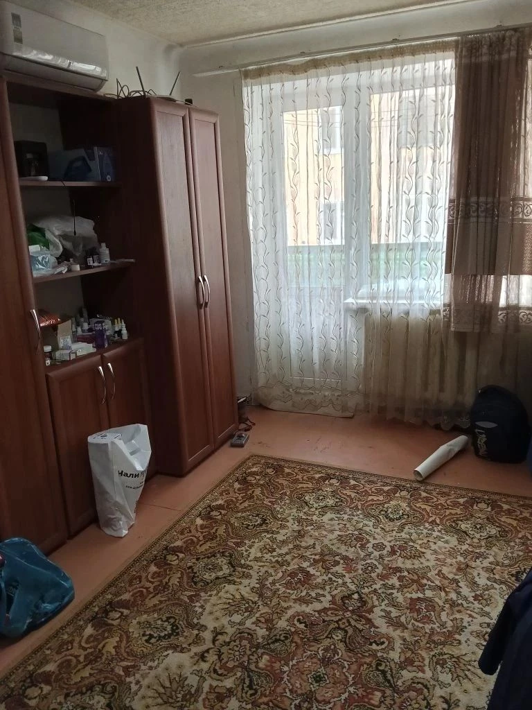 Продается 1 комнатная квартира, ул. Университетская дом 102
В киевском районе. На 3- м этаже 5 - ти этажного дома.
Характеристики
✅ Комнат в квартире - 1 комната.
✅ Общая площадь - 31,6 кв. М.
✅ Жилая площадь - 16,3 кв. М.
✅ Кухня - 6,1 кв. М.
✅ Трубы отопления и водопровода пластиковые, новые: полотенцесушитель, ванная, кондиционер, колонка, мойка, стиральная машина. Окна мп.
✅ Косметический ремонт. Состояние жилое.
✅ Вода по графику, напор хороший.
✅ Продажа с мебелью и техникой.
✅ Документы готовы, зарегистрированных нет.
⚡Цена 3,3 млн. Рублей+ торг!⚡
☎ +7 949 509 04 04 ☎ +7 949 508 04 04
Больше информации на сайте этаж. Рус
Артикул 005253 - фотография - 4