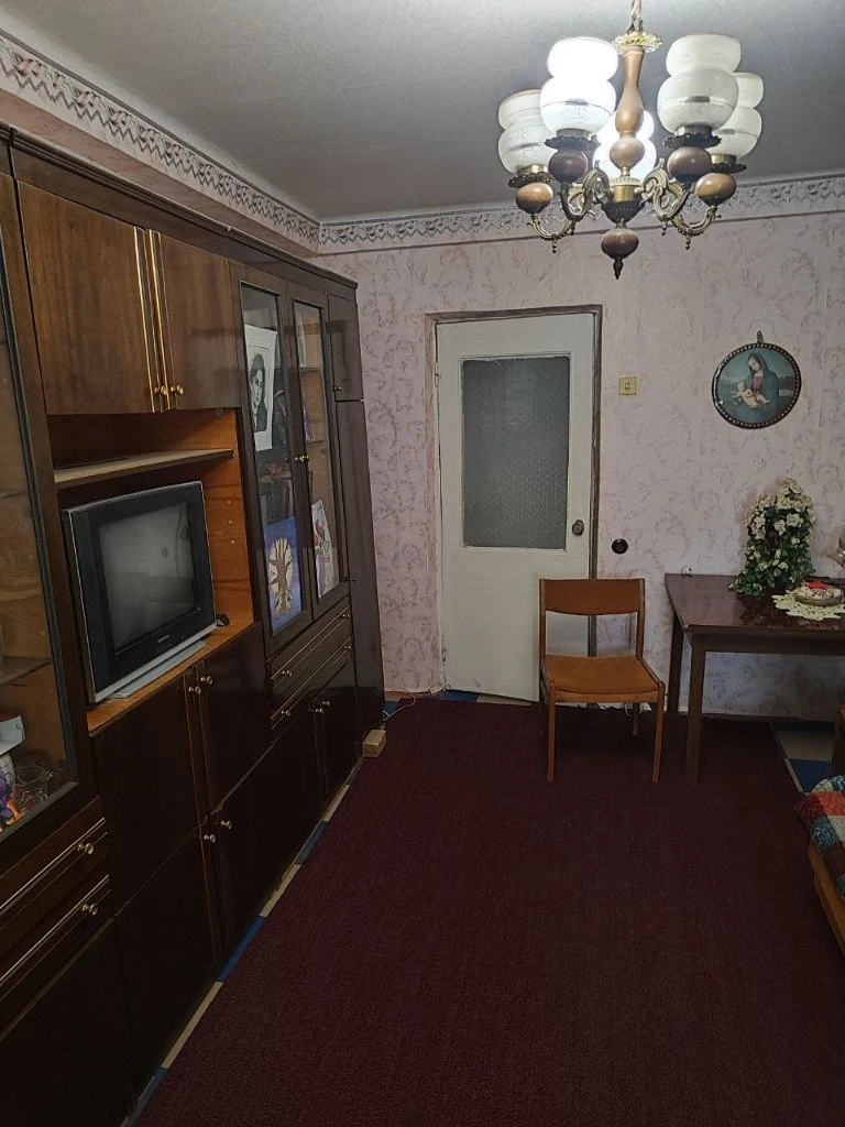 📌 Продаю или меняю 3-х комнатную квартиру 3/5 с шикарным видом из окон в тихом живописном районе г. Харцызска (коммунист), на 2-3 комнатную в харцызске (желателен район центра или рядом)

☝️Первый и последний этажи - для обмена не рассматриваются!

🔥 Предлагаемая квартира: в отличном состоянии, с шикарным панорамный видом на речку где отличная рыбалка, и красивую природу завораживающих пейзажей донбасских степей, где бегает много фазанов и зайцев.

🌟 Не угловая, сухая, балкон застеклён, рядом магазины, остановка, детсад, школа, парк.

😍 Спокойное, живописное, тихое место!

🎁 По желанию мебель останется вам!

👍 До центра города 10 мин езды.
Харцызск, м-н горное (коммунист).

♨️ Цена (если купить): 3 500 000 руб

📞 949 425 59 82
❤️ Хозяева, не агенство !
👍 Торг на месте. - фотография - 5