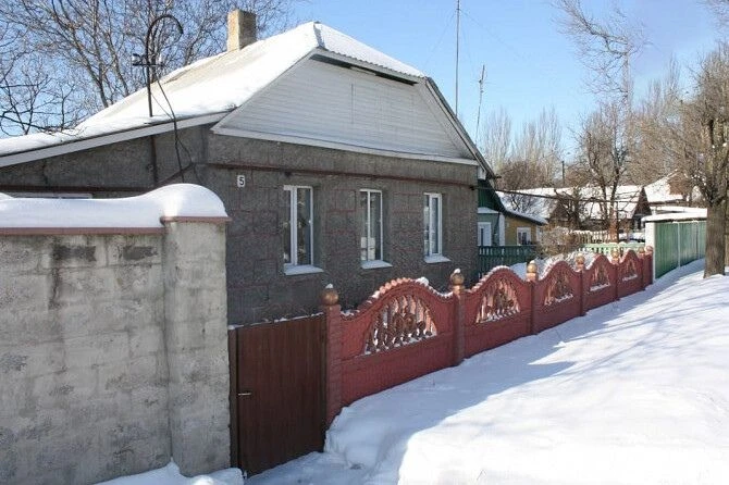 Продаю 3 - х комнатный дом, ул. Ельницкая.
В пролетарском районе.
Характеристики
✅ Общая площадь - 90 кв. М.
✅ Участок 10 соток.
✅ Состояние жилое.
✅ В доме имеется газовый котёл, а также камин.
✅ В доме остается вся мебель и техника.
⚡Цена 5 млн рублей. ⚡
☎ +7 949 508 04 04 ☎ +7 949 509 04 04
Больше информации на сайте этаж. Рус
Артикул 002266
Ан гранд этаж - фотография - 1