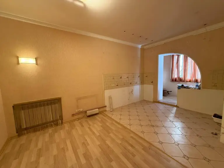 3К. Квартира — ворошиловский район, б-р пушкина 9
Общая площадь — 146 кв. М.
Этаж: 3/3
Квартира расположена в двух уровнях с автономным газовым отоплением. Полностью перепланирована, все узаконено. Выполнен ремонт, мебели нет. Документы готовы, прописанных нет. В качестве бонуса предлагается 75 м² офис в цокольном этаже.
— Стоимость: **16 500 000 ₽**
+7(949)105-35-35, Виктория
(
(
Don estate | +7 (949) 105-35-35 | telegram @doneestate | vk vk. Com/doneestate | max max. Ru/id930301547489_biz - фотография - 7