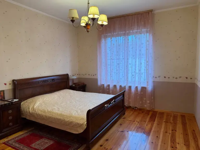 Продается дом в киевском районе, г. Донецк, верхняя гладковка. , уд. Коцюбинского
Участок — 9 соток, дом в два уровня, общая площадь — 336 м².
1-Й уровень — 186 м²: две спальни (16 м² и 14 м²), кабинет (12 м²), кухня-гостиная-веранда (24 м²).
2-Й уровень — мансарда (66 м²).
В доме есть сауна и камин в гостиной. Гараж на 2 машины (84 м²), летняя кухня, домик охранника, выполнен ландшафтный дизайн. Все коммуникации центральные. Документы готовы. Гос акт на землю.
Цена: 22 000 000₽.
Звоните: +7(949)105-35-35, виктория.
Don estate | +7 (949) 105-35-35 | telegram @doneestate | vk vk. Com/doneestate | max max. Ru/id930301547489_biz - фотография - 4