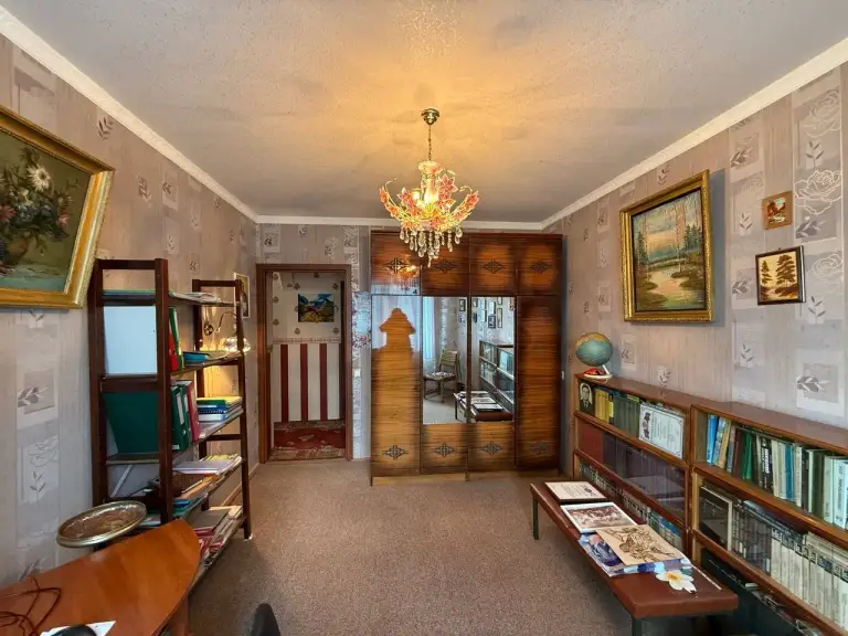 4К. Квартира — кировский район, ул. Островского 31-32
86,5 Кв. М.
Этаж: 6/9
Просторная четырехкомнатная квартира в хорошем жилом состоянии. Есть перепланировка. Балкон и лоджия, гардеробная, кладовка. Мебель и техника остаются. Вода по графику с хорошим напором. Документы готовы к продаже.
— Стоимость: **6 800 000 ₽**
+7(949)105-35-35, Виктория
(
(
Don estate | +7 (949) 105-35-35 | telegram @doneestate | vk vk. Com/doneestate | max max. Ru/id930301547489_biz - фотография - 4