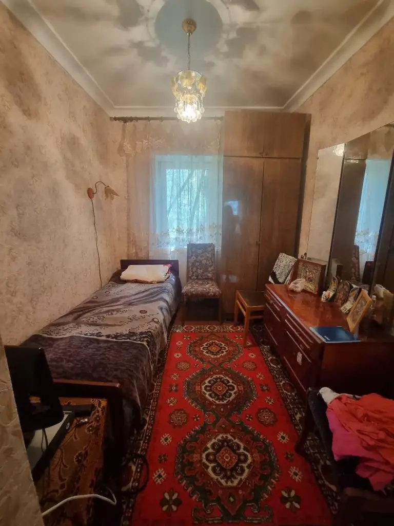 Продается дом — пролетарский район, ул. Пролетарская
Общая площадь — 55 кв. М.
Описание: продается дом в пролетарском районе с очень хорошим месторасположением, ориентир юта. В доме 3 комнаты, кухня и санузел. Участок земли площадью 7 соток. Коммуникации: центральная канализация, свет, вода, отопление печное (газ идет по забору). Продажа осуществляется с мебелью, вода подается постоянно.
— Стоимость: **4 000 000 ₽**
+7(949)105-35-35, Виктория
(
(
Don estate | +7 (949) 105-35-35 | telegram @doneestate | vk vk. Com/doneestate | max max. Ru/id930301547489_biz - фотография - 5