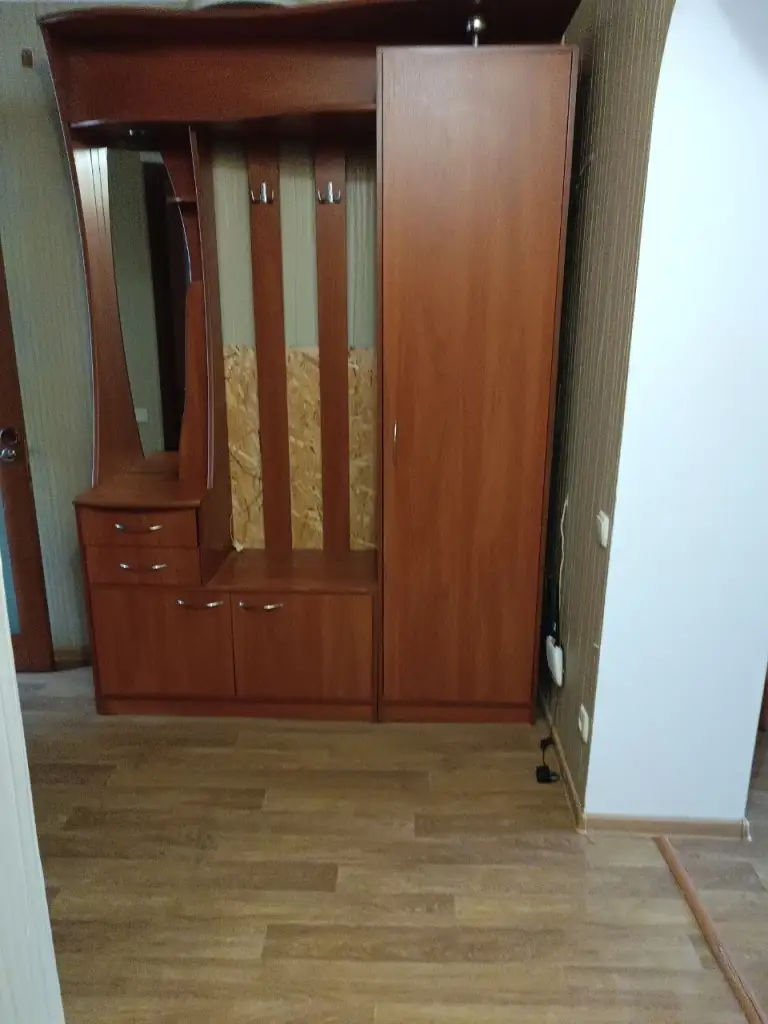 1К. Квартира — ворошиловский район, ул. 50-летия ссср

Этаж: 3/5
Сдам 1-комнатную квартиру в ворошиловском районе, рядом с крытым рынком. Вода по графику, колонка.

— Стоимость: **30 000 ₽** + коммунальные услуги.
+7(949)105-35-35, Виктория

(
( - фотография - 2