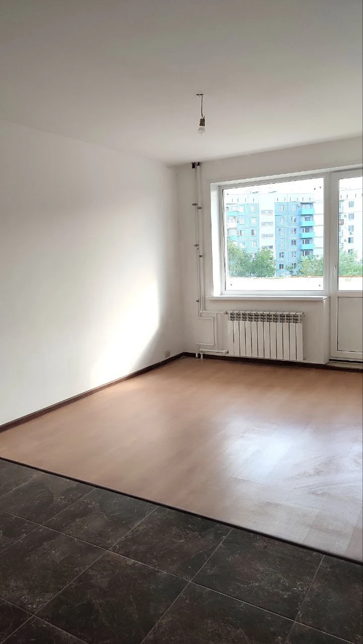 Продам 3к. Кв. Днр, г. Мариуполь, ул. Киевская, этаж 6/9, 62 кв. М. Проэкт дома дск, с балконом и лоджией, две отдельные спальни, гостинная проходная, с/у раздельный, стены и потолки отшпаклеваны, новые входные и межкомнатные двери, пластиковые окна, новое отопление, водопровод, канализация, пол ламинат, + испанский кафель, ванная и с/у в кафеле, встроенная кухня, новая варочная поверхность, духовой шкаф, вытяжка.
Документы внесены в россреестр.
4 500 000 Рублей
+7 949 714 52 83 - фотография - 7