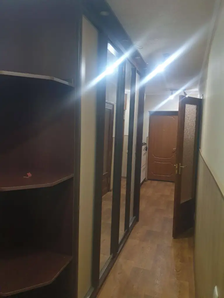 3К. Квартира — киевский район, шахтёрская площадь
3/9
68 М2
Описание: продается просторная трехкомнатная квартира в киевском р-не, шахтерская площадь, пр. Тренева, 1
Не угловая, с лоджией и балконом, что создаёт дополнительный комфорт.
— Стоимость: **~~5 800 000 ₽~~**
Новая цена: **5 800 000 ₽**
Показ в любое время.
+7(949)105-35-35, Виктория - фотография - 4