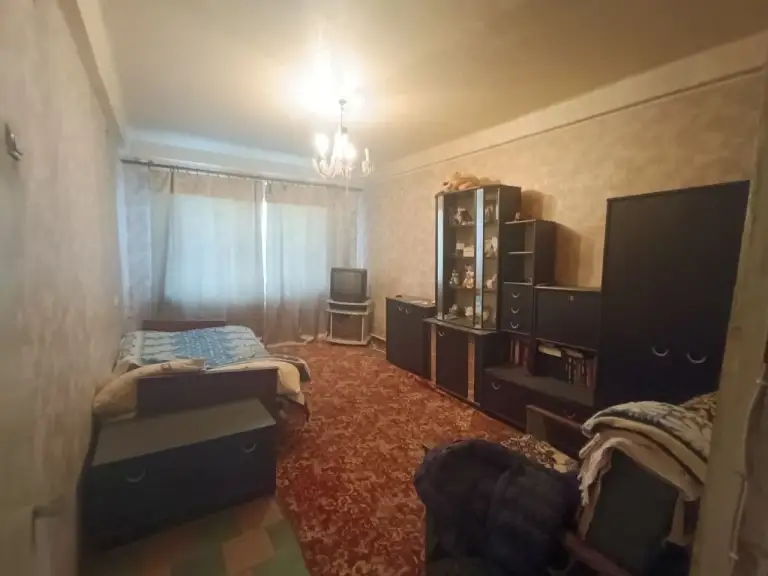 2-Комнатная квартира на текстильщике, кировский р-н донецка.
Площадь 46 м. Кв, вода по графику. В 2-5 минутах ходьбы вся необходимая для комфортной жизни инфраструктура: школа, детсад, магазины продуктов и промтоваров, аптека, транспорт, рынок и т. Д. Окна пластиковые новые. В остальном - под ремонт. Больше фото по запросу.
Цена 2,4 млн. Собственник на сделке.
+7 949 336 13 92 - фотография - 1