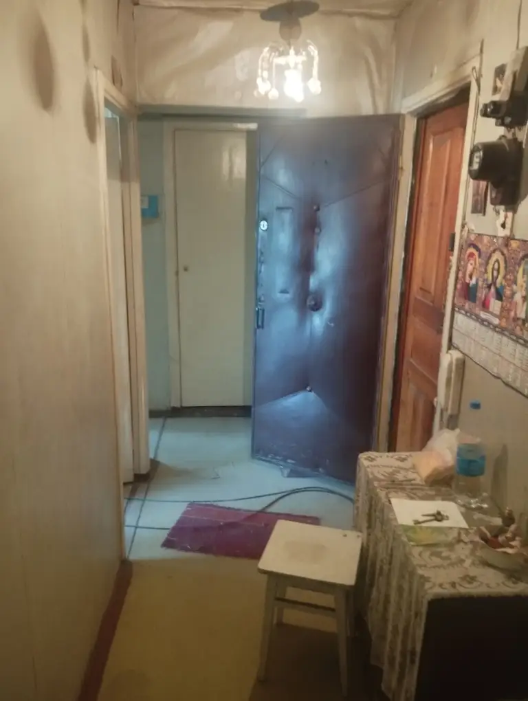 Продам 3-комнатную квартиру на звёздном, ленинский район донецка.
Всё необходимое рядом: супермаркеты, детсад, школа, рынок, отличная транспортная развязка. Квартира под ремонт. Вода круглосуточно.
Отличный 3 эт. /9.
Цена 4,8 млн. Собственник в донецке. Больше фото по запросу.
☎☎ +7 949 336 13 92 - фотография - 3