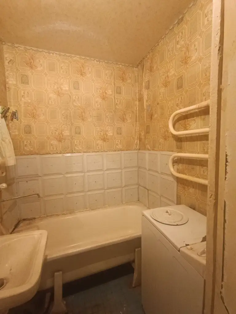Продам 3-комнатную квартиру на звёздном, ленинский район донецка.
Всё необходимое рядом: супермаркеты, детсад, школа, рынок, отличная транспортная развязка. Квартира под ремонт. Вода круглосуточно.
Отличный 3 эт. /9.
Цена 4,8 млн. Собственник в донецке. Больше фото по запросу.
☎☎ +7 949 336 13 92 - фотография - 17