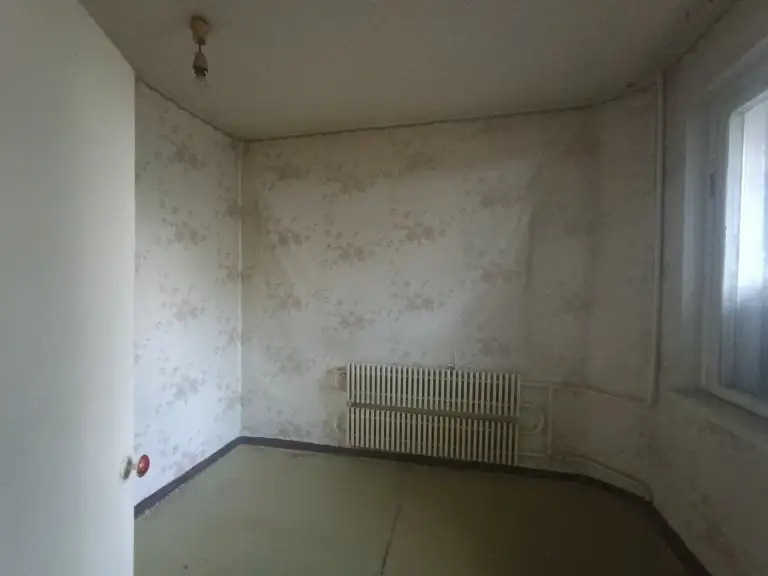 Продам 3-комнатную квартиру на звёздном, ленинский район донецка.
Всё необходимое рядом: супермаркеты, детсад, школа, рынок, отличная транспортная развязка. Квартира под ремонт. Вода круглосуточно.
Отличный 3 эт. /9.
Цена 4,8 млн. Собственник в донецке. Больше фото по запросу.
☎☎ +7 949 336 13 92 - фотография - 16