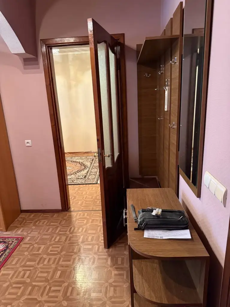 Продам 2-комнатную квартиру на тихом, петровский р-н донецка, ул. Шуйская.
Отличный 2 эт /9, вода по графику, квартира с качественным ремонтом, полностью укомплектована мебелью и бт. Перепланировка узаконена. В 2-3 минутах ходьбы школа, детсад, магазин, рынок. Собственник в донецке
Цена 3,4 млн. Собственник готов обсуждать цену.
+7 949 336 13 92 - фотография - 7