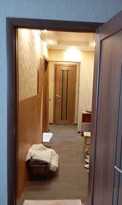 Продам отличную 2-комнатную квартиру в центре текстильщика, кировский р-н донецка.
Качественный ремонт с заменой всех коммуникаций: батареи, трубы водоснабжения, электрика. Насос на воду! Продаётся с частичной мебелью и быттехникой (холодильник, стиральная машина, посудомойка). Больше фото по запросу.
Цена 4,8 млн. Собственник в донецке.
+7 949 336 13 92 - фотография - 1