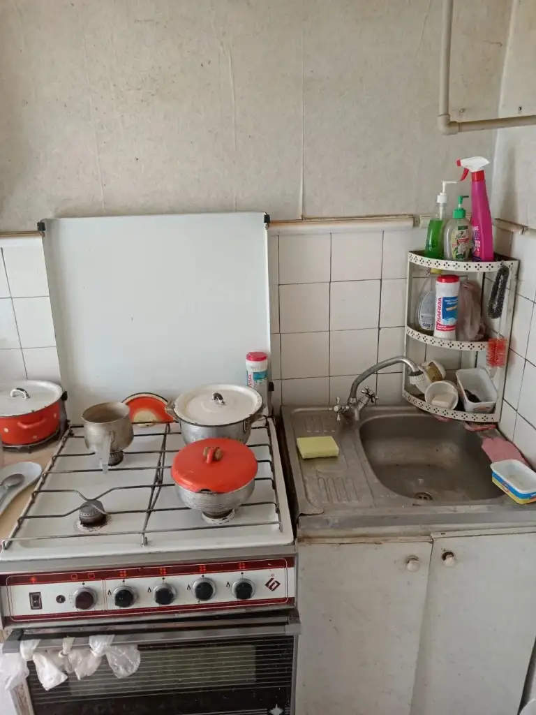 Продам 2-комнатную квартиру на цирке, ленинский р-н
2 Этаж \ 5, вода по графику. Квартира под ремонт, окна частично пластиковые, газовая колонка. Центр города, отличная транспортная развязка (южный автовокзал, автостанция центр).
Цена 4 млн. Руб.
+7 949 336 13 92 - фотография - 4