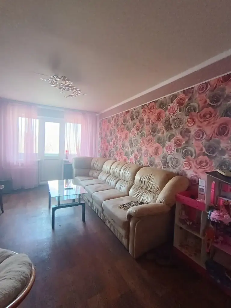 Продам отличную 2-комнатную квартиру на загсе, петровский р-н донецка.
4 Этаж /5. Качественный ремонт с заменой всех коммуникаций: батареи, трубы водоснабжения, электрика. Встроенная кухня, быттехника. Вода по графику. Чистый подъезд. Больше фото по запросу.
Цена 3,5 млн. Собственник в донецке.
+7 949 336 13 92 - фотография - 2