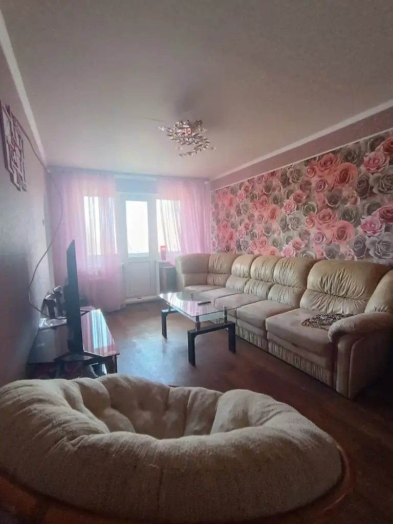 Продам отличную 2-комнатную квартиру на загсе, петровский р-н донецка.
4 Этаж /5. Качественный ремонт с заменой всех коммуникаций: батареи, трубы водоснабжения, электрика. Встроенная кухня, быттехника. Вода по графику. Чистый подъезд. Больше фото по запросу.
Цена 3,5 млн. Собственник в донецке.
+7 949 336 13 92 - фотография - 4