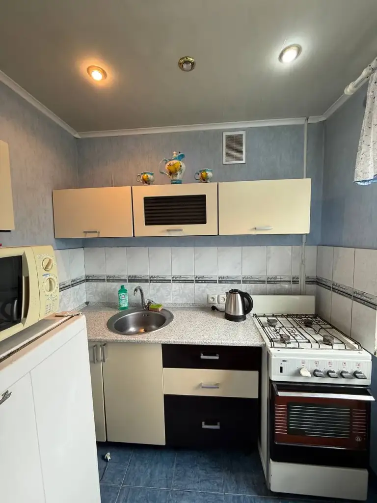 Гостинка в кировском районе, ул. Островского

Кировский район, текстильщик, ул. Островского
Общая площадь —** 24 **м.
Этаж:** 6/9 **
Отличное состояние, без бойлера, вода по графику. Для одного человека.

Цена:** 15 000₽ **
Цена + коммуналка — залог 100%, комиссия агентства 100% (единоразово при заключении договора).

+7(949)105-35-35, Виктория
Контакты: @donvikay - фотография - 1
