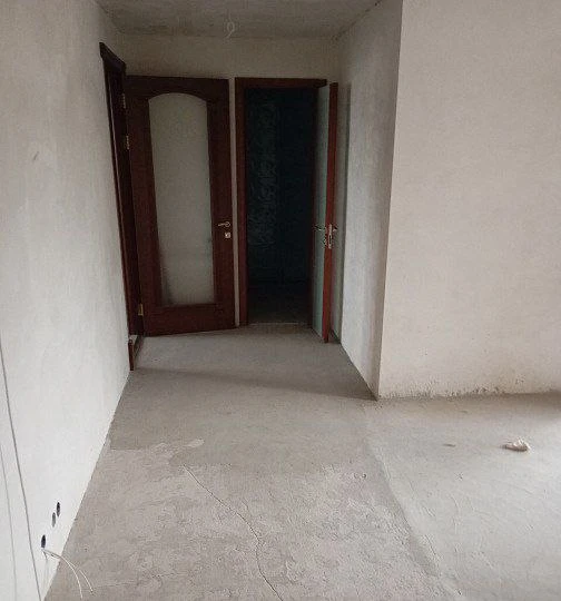 Продам 3-комнатную квартиру после капремонта. Текстильщик, кировский район донецка. Под чистовую отделку. Коммуникации новые. Стены, полы выровнены. Перепланировка узаконена.
7 Эт. / 9, рядом 30 школа, детский сад, супермаркеты, поликлиника, остановка общественного транспорта.
Цена 5,1 млн. Собственник готов обсудить цену.
+7 949 336 13 92 - фотография - 5