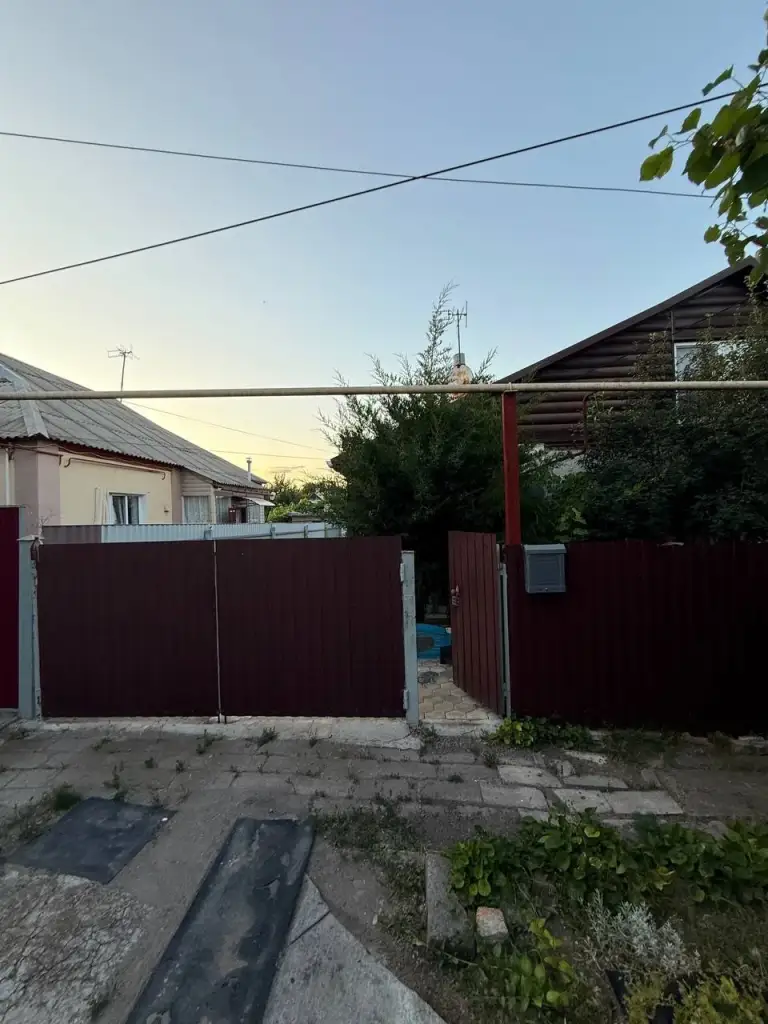 Продается дом — ленинский район, улица ясногорская, боссе

Общая площадь — 50 кв. М.

Продается дом с удобствами: яма, вода в доме, газ. Участок площадью 4 соток.

**— Стоимость: ~~5 800 000 ₽~~
Новая цена : 5 800 000 ₽**

+7(949)105-35-35, Виктория

(
( - фотография - 1