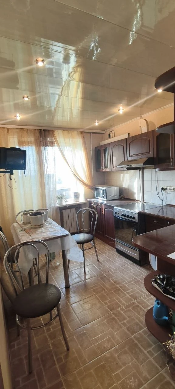 4К. Квартира — кировский район, текстильщик, стоматология
Этаж: 8/9
86 М2
Просторная квартира в тихом районе, рядом с стоматологией. Удобный доступ к общественному транспорту и инфраструктуре. Отличный вариант для семьи.
— Стоимость: **4 000 000 ₽**
+7(949)105-35-35, Виктория
(
( - фотография - 8