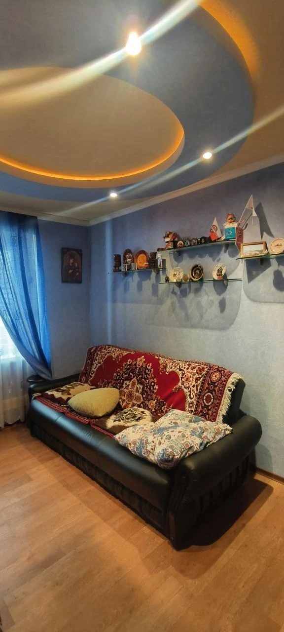 4К. Квартира — кировский район, текстильщик, стоматология
Этаж: 8/9
86 М2
Просторная квартира в тихом районе, рядом с стоматологией. Удобный доступ к общественному транспорту и инфраструктуре. Отличный вариант для семьи.
— Стоимость: **4 000 000 ₽**
+7(949)105-35-35, Виктория
(
( - фотография - 4