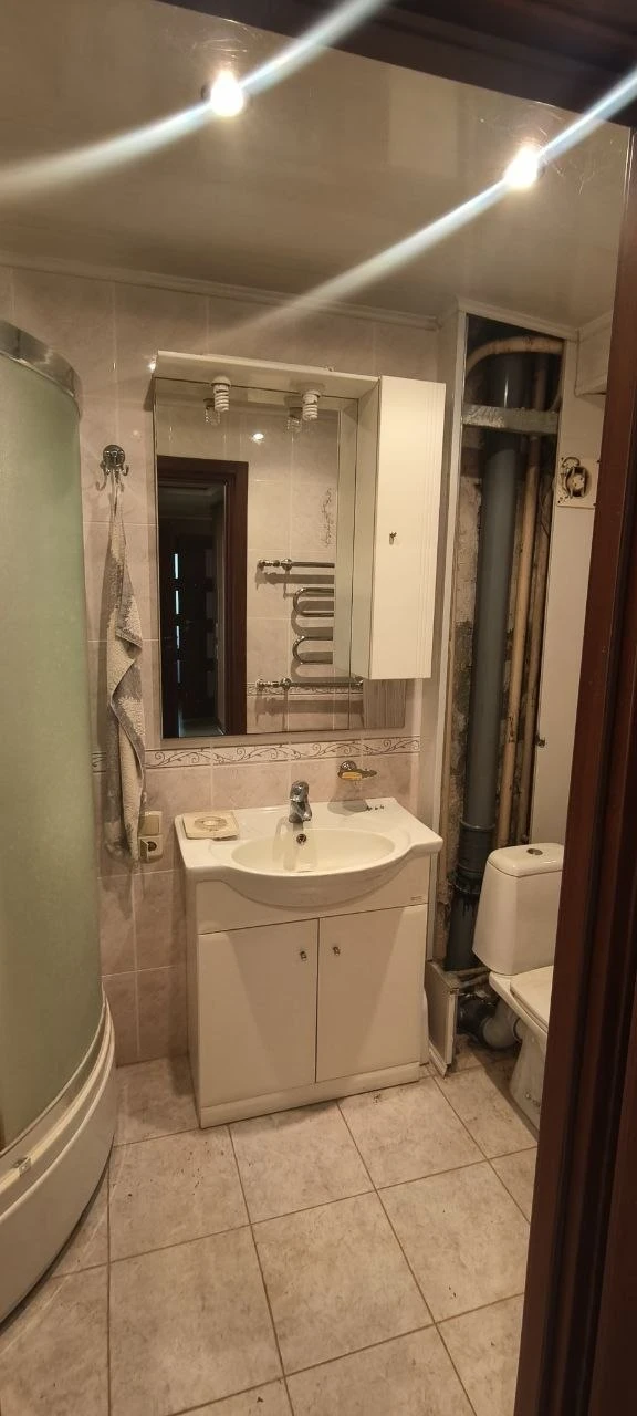 4К. Квартира — кировский район, текстильщик, стоматология
Этаж: 8/9
86 М2
Просторная квартира в тихом районе, рядом с стоматологией. Удобный доступ к общественному транспорту и инфраструктуре. Отличный вариант для семьи.
— Стоимость: **4 000 000 ₽**
+7(949)105-35-35, Виктория
(
( - фотография - 6