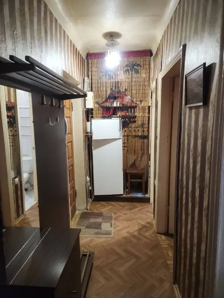 2К. Квартира — киевский район, университетская/ пр. Мира

Общая площадь — 42 кв. М.
Этаж: 1/5

Угловая квартира в кирпичном доме, не у дороги. Комнаты раздельные, большой коридор, окна пластиковые. Санузел в кафеле, косметический ремонт обновлялся. Продается с мебелью и бытовой техникой. Отличная транспортная развязка и инфраструктура: остановка, рынок, магазины, школа — все в шаговой доступности.

— Стоимость: **4 200 000 ₽** торг.
Новая цена: **3 800 000 ₽**

+7(949)105-35-35, Виктория

(
( - фотография - 9