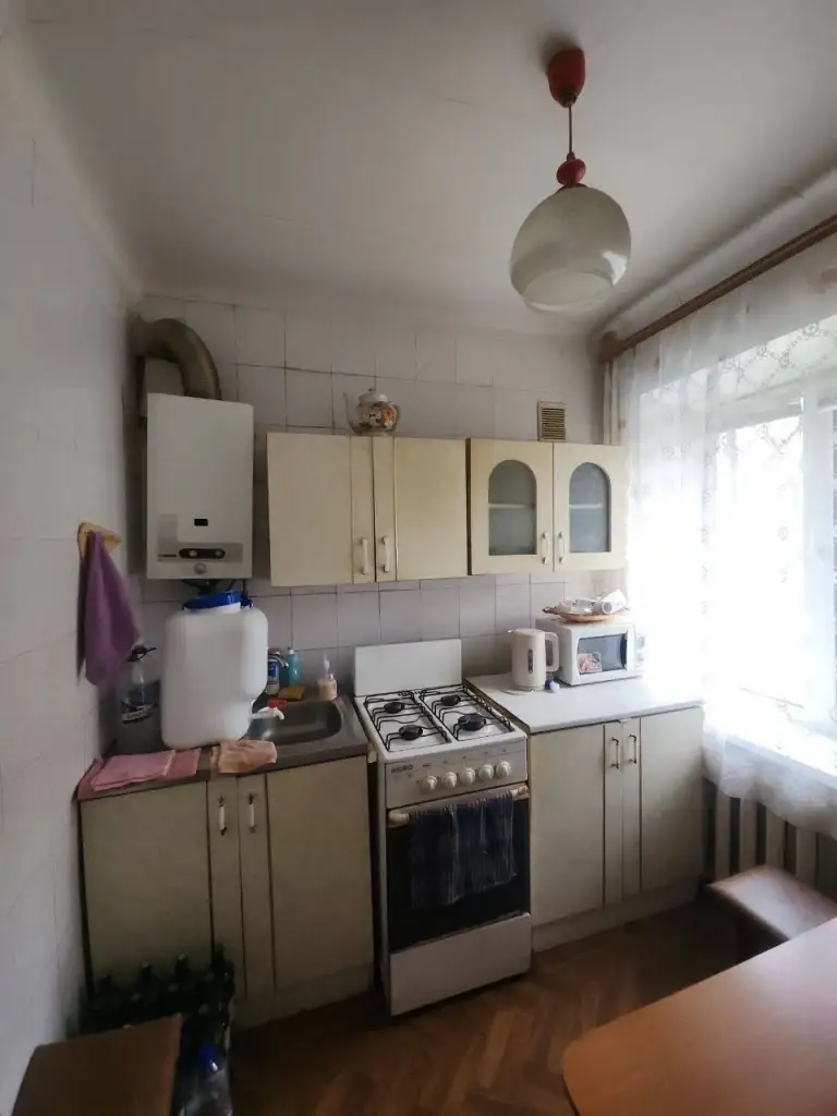 2К. Квартира — киевский район, университетская/ пр. Мира

Общая площадь — 42 кв. М.
Этаж: 1/5

Угловая квартира в кирпичном доме, не у дороги. Комнаты раздельные, большой коридор, окна пластиковые. Санузел в кафеле, косметический ремонт обновлялся. Продается с мебелью и бытовой техникой. Отличная транспортная развязка и инфраструктура: остановка, рынок, магазины, школа — все в шаговой доступности.

— Стоимость: **4 200 000 ₽** торг.
Новая цена: **3 800 000 ₽**

+7(949)105-35-35, Виктория

(
( - фотография - 6