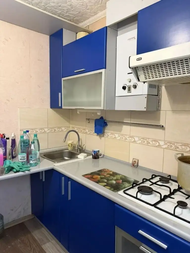 1К. Квартира — кировский район, ул. Бирюзова

Этаж: 3/5

Вода по графику. Газовая колонка.

— Стоимость: **27 000 ₽** + коммунальные услуги

+7(949)105-35-35, Виктория

(
( - фотография - 2