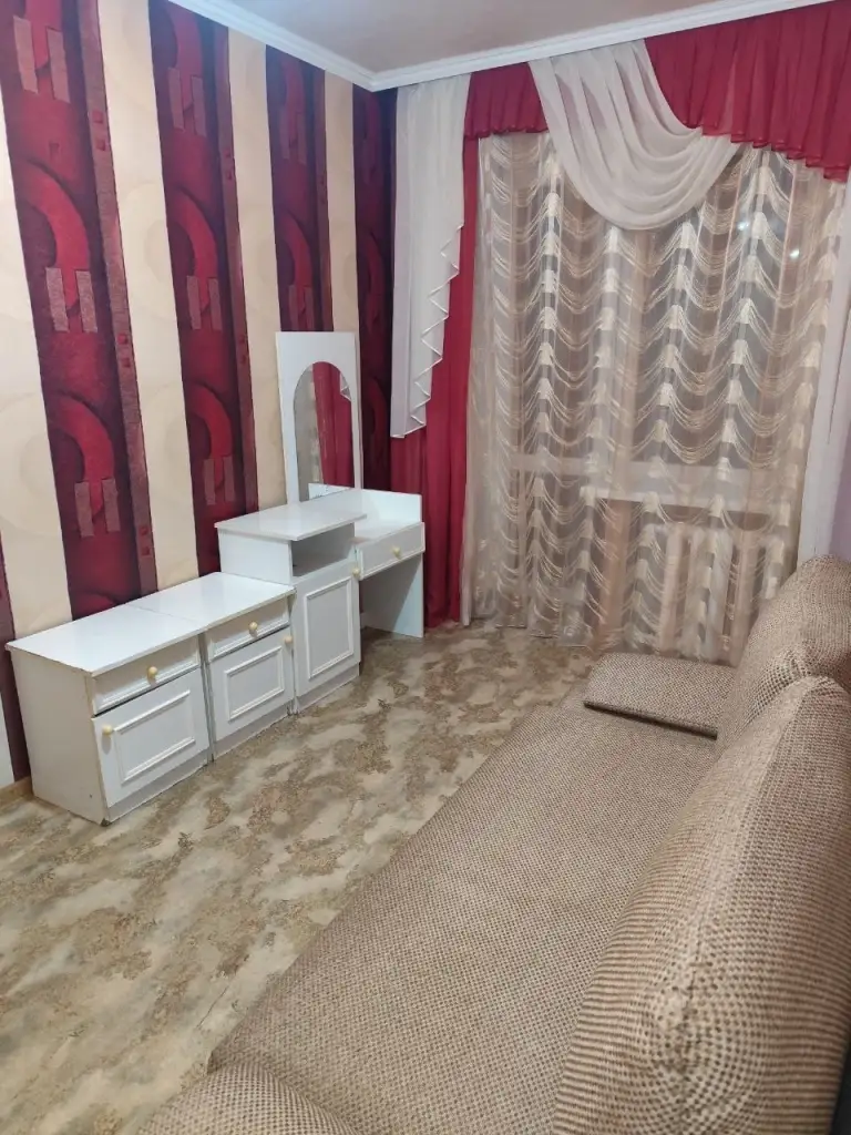5К. Квартира — кировский район, текстильщик, «обжора»
Общая площадь — 100 кв. М.
Этаж: 5/9

Сдаётся просторная пятикомнатная квартира. Установлен накопительный бак.

— Стоимость: **50 000 ₽** + коммунальные услуги
+7(949)105-35-35, Виктория

(
( - фотография - 7