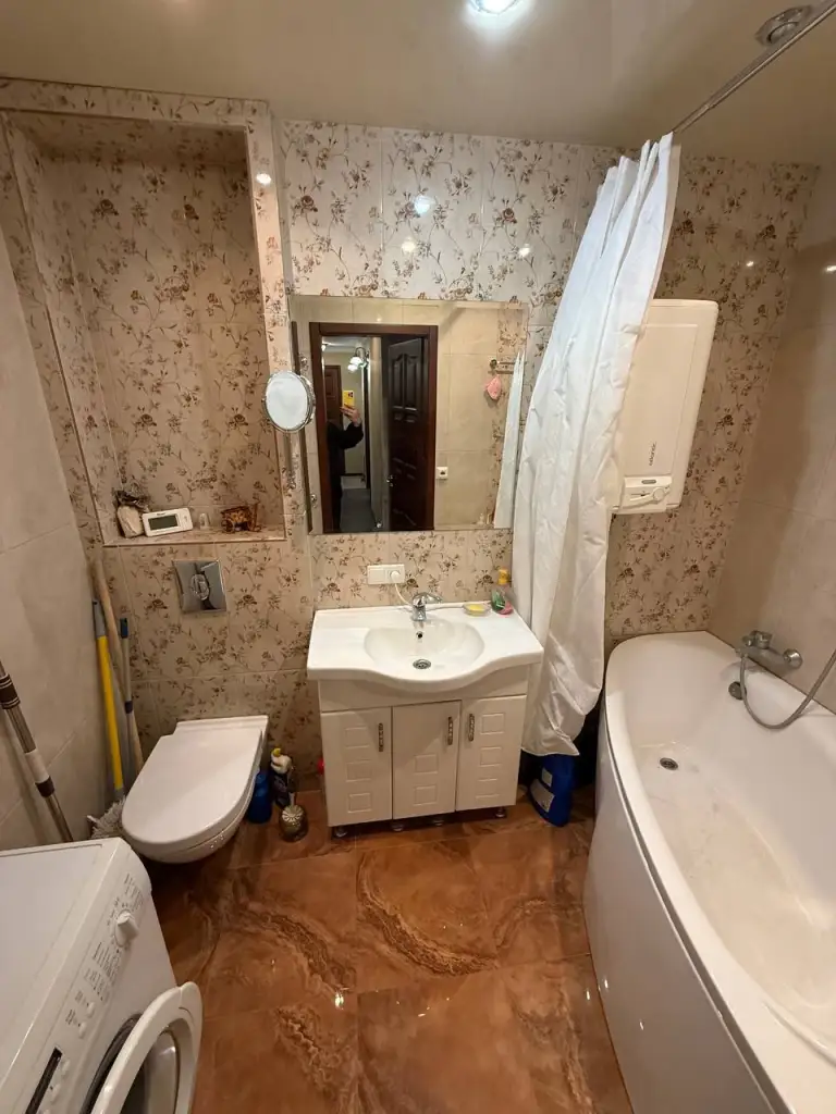 Продается 3к. Квартира в кировском р-не

- Адрес квартиры: ул. Петровского, 129, мк-н текстильщик
- Общая площадь —** 67 кв. М.
**- Этаж:** 3/10
**
Кирпичный дом, уютная студия и кухня из натурального дерева. Межкомнатные двери деревянные. Теплый пол в коридоре и санузле, в комнатах ламинат. Без газа, все на электричестве. Документы готовы, все остается.

Стоимость:** ~~7 000 000₽~~
Новая цена: 6 600 000 ₽
**
Контакты: +7(949)105-35-35, виктория
Контакты: @donvikay - фотография - 6