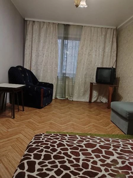 1-К квартира, не угловая. Площадь 29 кв. М. Жилая 15. Ремонт. Продажа с мебелью и техникой. Торг возможен. - фотография - 1