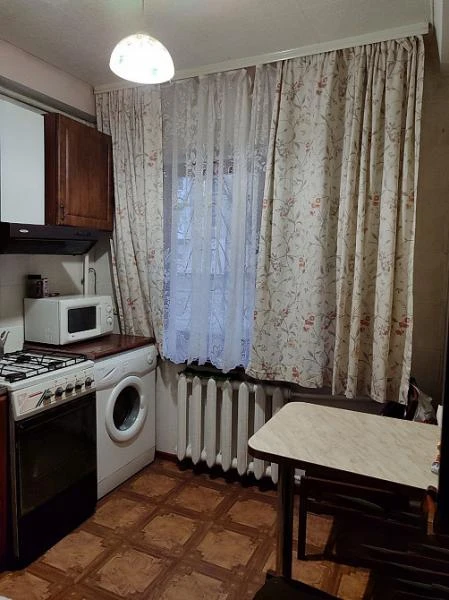 1-К квартира, не угловая. Площадь 29 кв. М. Жилая 15. Ремонт. Продажа с мебелью и техникой. Торг возможен. - фотография - 4