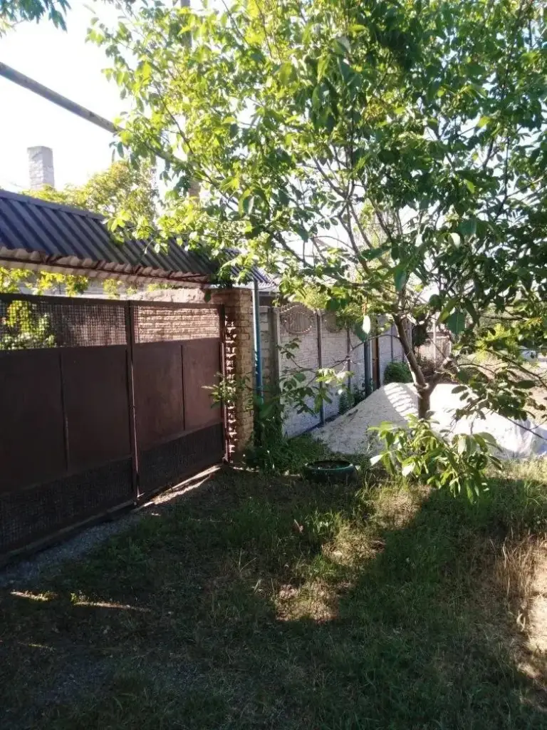 Дом — кировский район, машзавод, текстильщик

Общая площадь — 30 кв. М. + коробка 120 кв. М. В двух уровнях.

Земельный участок — 3 сотки, приватизирован. Все коммуникации подключены. Документы готовы.

— Стоимость: **2 800 000 ₽**

+7(949)105-35-35, Виктория

(
( - фотография - 9