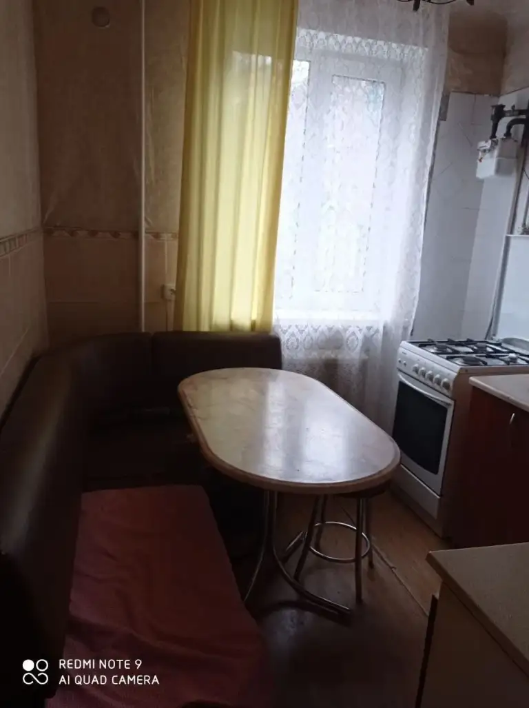 2К. Квартира — куйбышевский район, ул. Куйбышева, док

Этаж: 2/3.
В квартире имеется бойлер, вода подается по графику.

— Стоимость: **20 000 ₽** + коммунальные услуги.
+7(949)105-35-35, Виктория

(
( - фотография - 8
