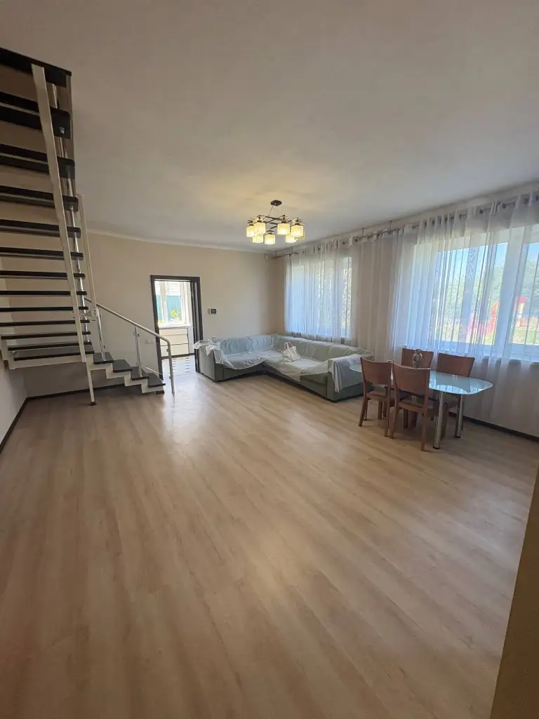 Продам современный дом, баня, 9 соток, пл. Бакинских комиссаров.
Продам лучший дом в районе площади бакинских комиссаров. Ул. Тесленко, район куйбышевский, донецк
Очень качественный, современный ремонт, делали для детей.
7 Комнат, кухни и на 1-м и на 2-м этажах, с выходом на террасу 70 кв. М. , где отмечали все праздники. Уютно, чистенько, спокойная аура.
Домашний кинотеатр с огромным экраном.
Баня, сауна, спортзал. Дом для достойного, проживания.
Земля 9 соток приватизированная.
Цена опущена на 5 000 000 руб.
Документы готовы, лучшее предложение. +79493793647 - фотография - 4
