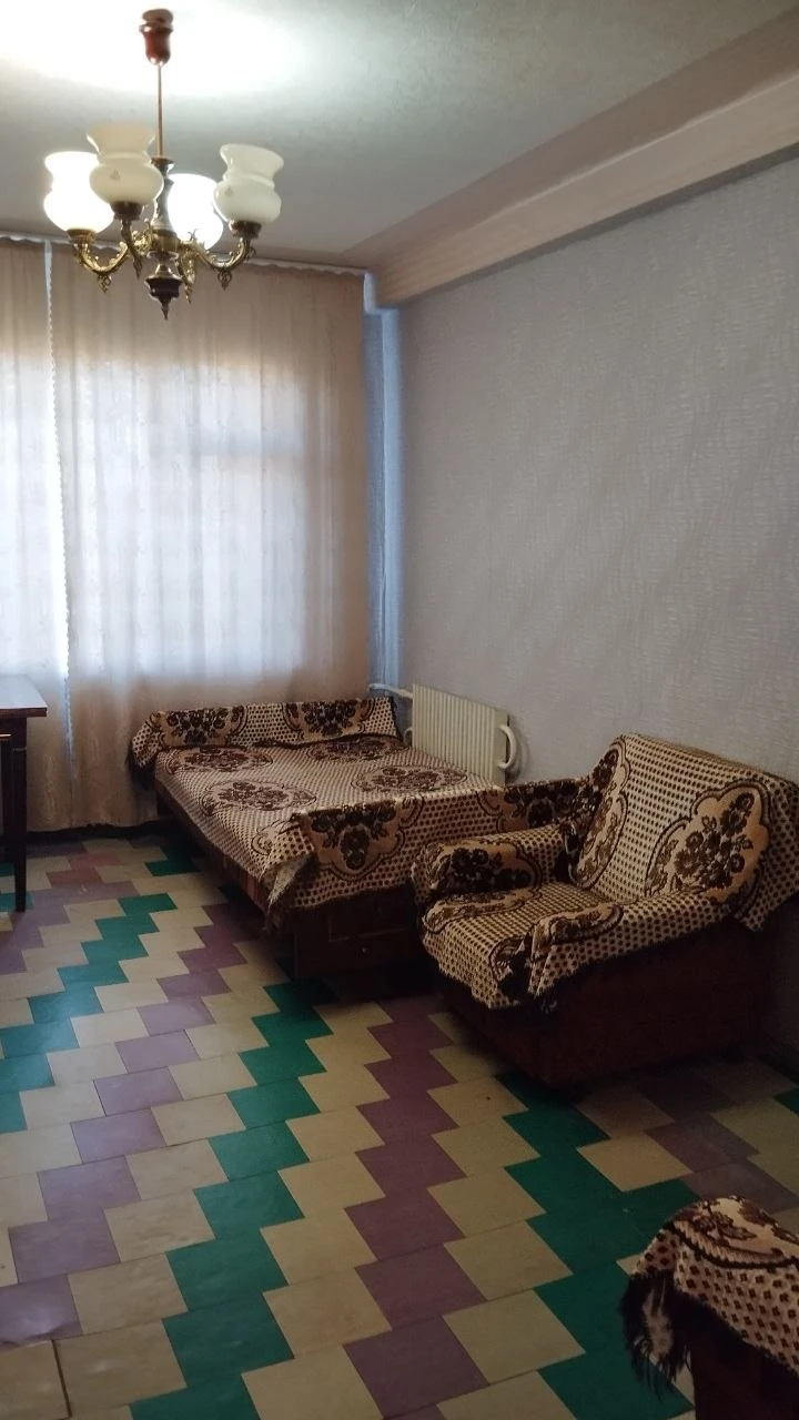 2К. Квартира — ленинский район, боссе, ул. Речная
Этаж: 5/5

Вода по графику, установлена обычная стиральная машина.

Квартира освобождается с 20 сентября.

— Стоимость: **18 000 ₽**
+7(949)105-35-35, Виктория - фотография - 4