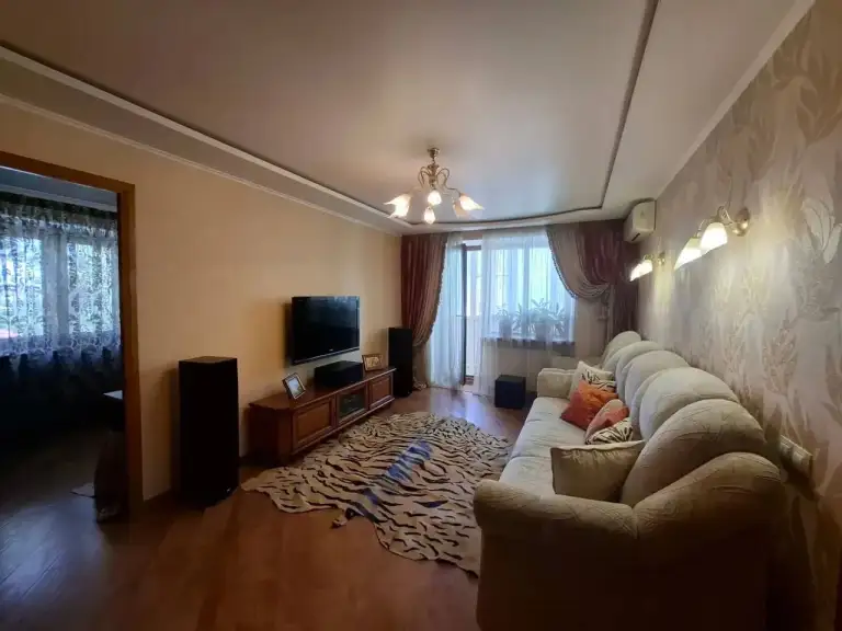 2К. Квартира — ворошиловский район, пр. Ильича, 4
Этаж: 4/5

Квартира в отличном состоянии.

— Стоимость: **40 000 ₽**
+7(949)105-35-35, Виктория - фотография - 9