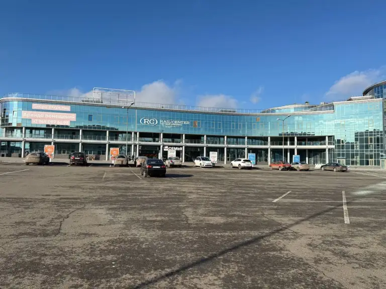 Сдается в аренду уютная 2-комнатная квартира в киевском районе, на улице артема, недалеко от жд вокзала.
- Этаж/этажность: 2/5
- Квартира не угловая, с кирпичными стенами и двухсторонней планировкой.
- Комнаты смежные, в отличном состоянии.
- Входная дверь двойная для дополнительной безопасности.
- Вода подается по графику, есть газовая колонка для горячей воды, кондиционер и стиральная машина-автомат.
Стоимость составляет: **30 000 ₽ + коммунальные**
- Адрес квартиры: ул. Артема, киевский р-н
- Общая площадь — 50 кв. М.
Для получения дополнительной информации звоните: +7(949)105-35-35, виктория. - фотография - 9