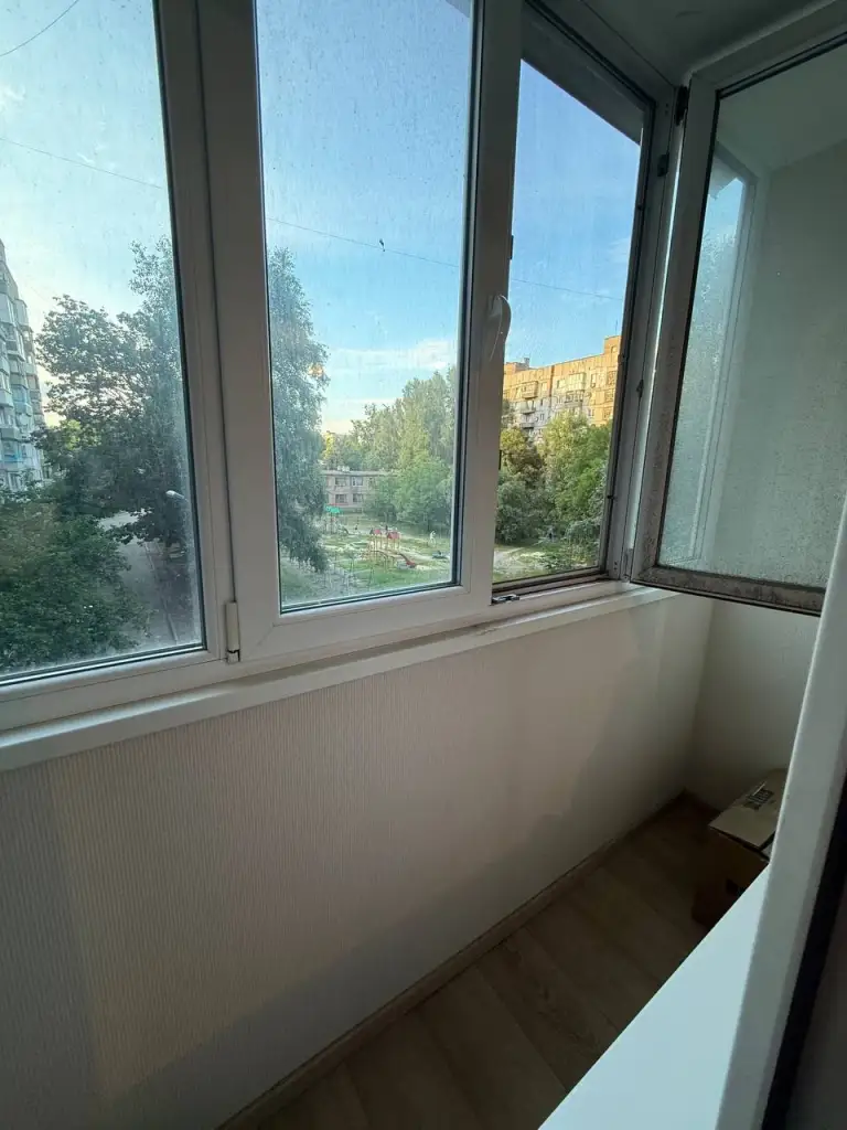 3К. Квартира — киевский район, пр. Киевский 55
Общая площадь — 65 кв. М.
Этаж: 3/9

Продается не угловая квартира с раздельными комнатами в отличном состоянии. После ремонта в квартире никто не жил, что обеспечивает свежесть и чистоту. Полы выполнены из ламината, окна — пластиковые. Вся мебель и техника остаются. Документы готовы, показываем в любое время, ключи на руках.

— Стоимость: 6 200 000 ₽ торг
+7(949)105-35-35, Виктория - фотография - 8