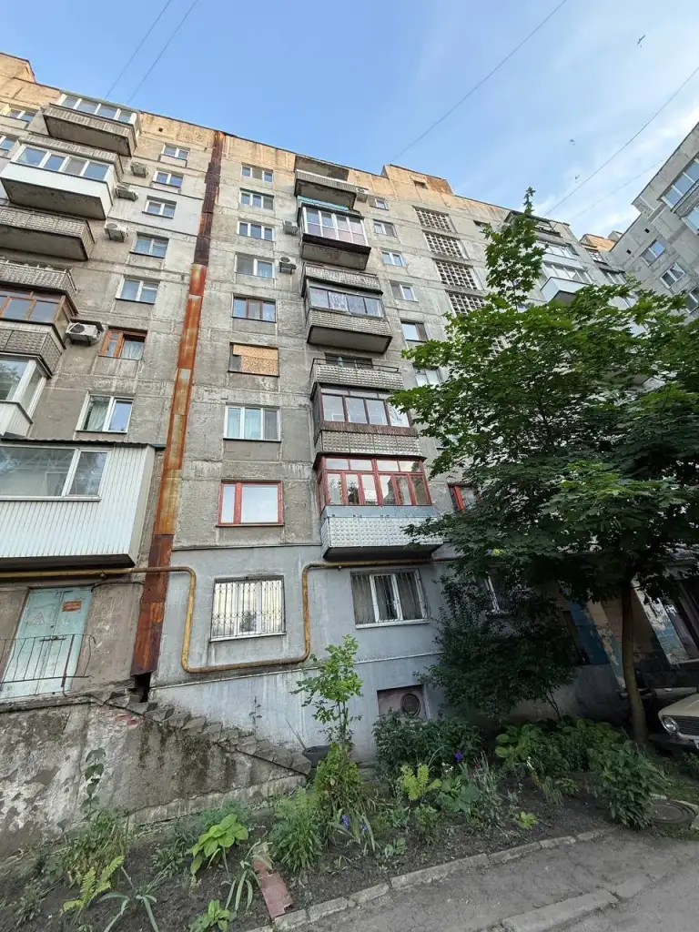 3К. Квартира — киевский район, пр. Киевский 55
Общая площадь — 65 кв. М.
Этаж: 3/9

Продается не угловая квартира с раздельными комнатами в отличном состоянии. После ремонта в квартире никто не жил, что обеспечивает свежесть и чистоту. Полы выполнены из ламината, окна — пластиковые. Вся мебель и техника остаются. Документы готовы, показываем в любое время, ключи на руках.

— Стоимость: 6 200 000 ₽ торг
+7(949)105-35-35, Виктория - фотография - 10