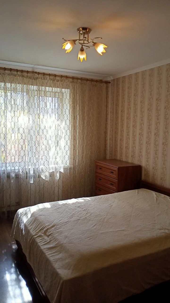 Продам 2-х комн. Кв в отличном состоянии, пр. Киевский 5 а.
Продам двухкомнатную квартиру, киевский проспект 5 а.
Квартира в отличном состоянии, есть все необходимое для комфортного проживания.
Рядом 4 школы, магазины, все виды транспорта.
Документы готовы. +79493793647 - фотография - 1
