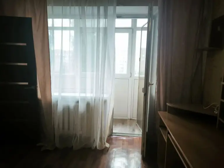 Продам 1-комнатную квартиру в мкр. Текстильщик, кировский район донецка.
Большая гостинка. Рядом вся инфраструктура. Вода по графику. Хорошее жилое состояние.
6 Этаж / 9. Собственник в донецке
Цена 2 100 000 руб.
+7 949 336 13 92
+7 951 820 32 25 - фотография - 4